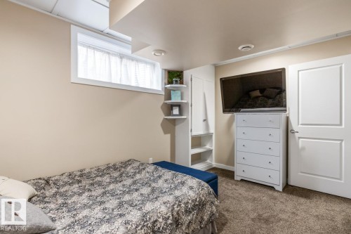 208 57 Street, Edmonton, AB - Indoor Photo Showing Bedroom