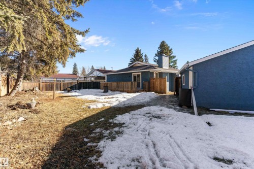 Snowy yard featuring a fenced backyard - 17116 81 Avenue, Edmonton, AB - Outdoor