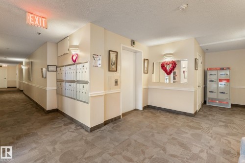 407 5204 25 Avenue, Edmonton, AB - Indoor Photo Showing Other Room