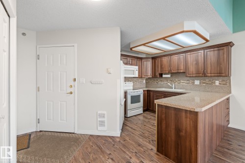 407 5204 25 Avenue, Edmonton, AB - Indoor Photo Showing Kitchen