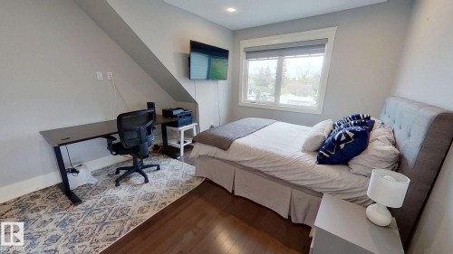 11313 127 Street Nw, Edmonton, AB - Indoor Photo Showing Bedroom