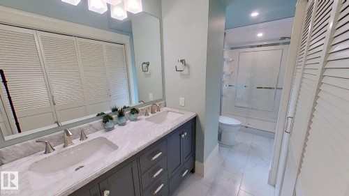 11313 127 Street Nw, Edmonton, AB - Indoor Photo Showing Bathroom