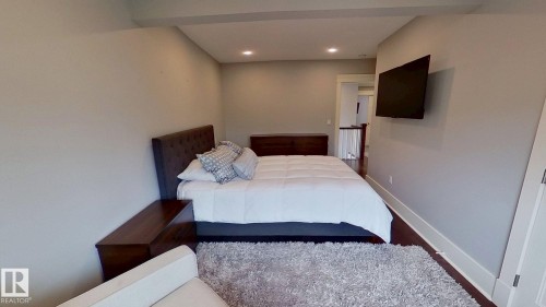 11313 127 Street Nw, Edmonton, AB - Indoor Photo Showing Bedroom