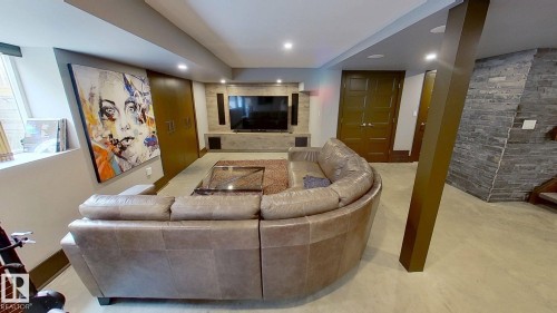 11313 127 Street Nw, Edmonton, AB - Indoor