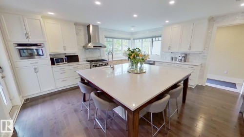 11313 127 Street Nw, Edmonton, AB - Indoor Photo Showing Kitchen