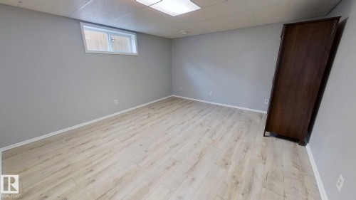 12211 52 Street, Edmonton, AB - Indoor Photo Showing Other Room