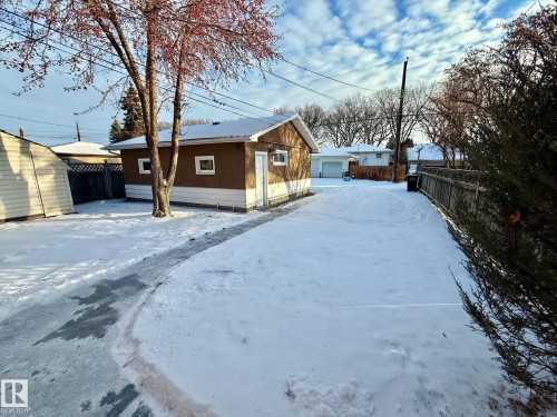 12211 52 Street, Edmonton, AB - Outdoor