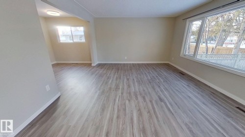12211 52 Street, Edmonton, AB - Indoor Photo Showing Other Room