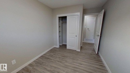 12211 52 Street, Edmonton, AB - Indoor Photo Showing Other Room