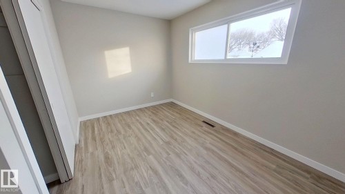 12211 52 Street, Edmonton, AB - Indoor Photo Showing Other Room