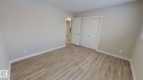 12211 52 Street, Edmonton, AB - Indoor Photo Showing Other Room