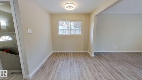 12211 52 Street, Edmonton, AB - Indoor Photo Showing Other Room