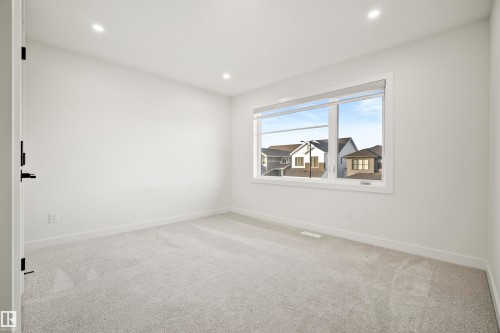 1538 Howes Place, Edmonton, AB - Indoor Photo Showing Other Room