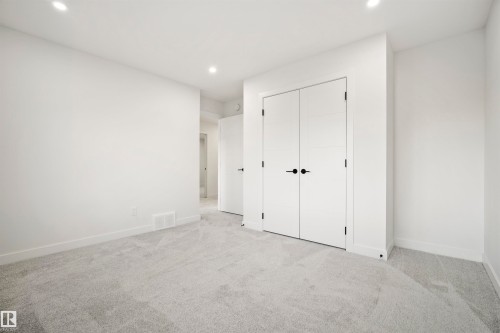1538 Howes Place, Edmonton, AB - Indoor Photo Showing Other Room