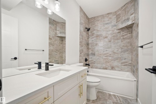 1538 Howes Place, Edmonton, AB - Indoor Photo Showing Bathroom