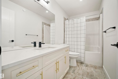 1538 Howes Place, Edmonton, AB - Indoor Photo Showing Bathroom