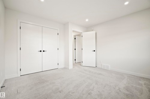 1538 Howes Place, Edmonton, AB - Indoor Photo Showing Other Room