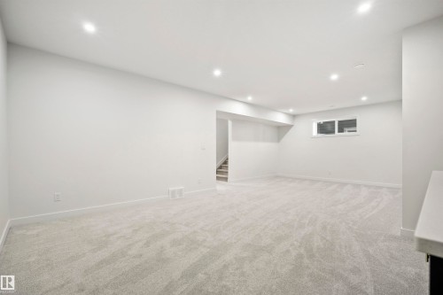 1538 Howes Place, Edmonton, AB - Indoor