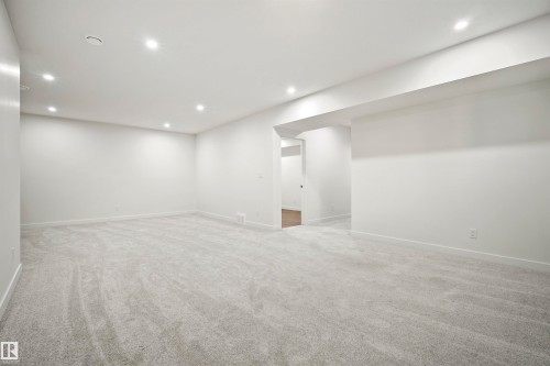 1538 Howes Place, Edmonton, AB - Indoor Photo Showing Other Room