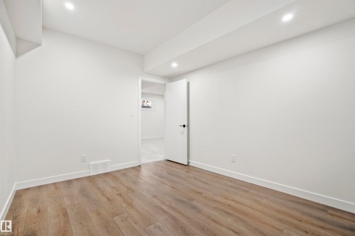 1538 Howes Place, Edmonton, AB - Indoor Photo Showing Other Room