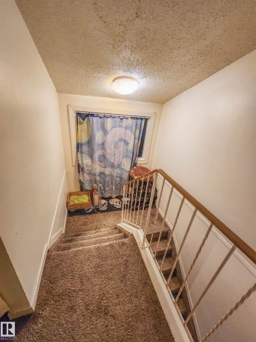 14225 32 Street, Edmonton, AB - Indoor Photo Showing Other Room