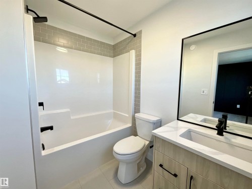 63 Sienna Boulevard, Fort Saskatchewan, AB - Indoor Photo Showing Bathroom