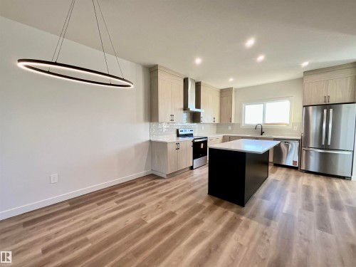 63 Sienna Boulevard, Fort Saskatchewan, AB - Indoor Photo Showing Kitchen