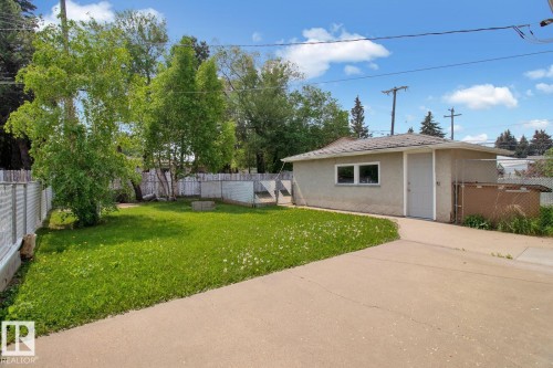 Upper 4803 103 Avenue, Edmonton, AB - Outdoor