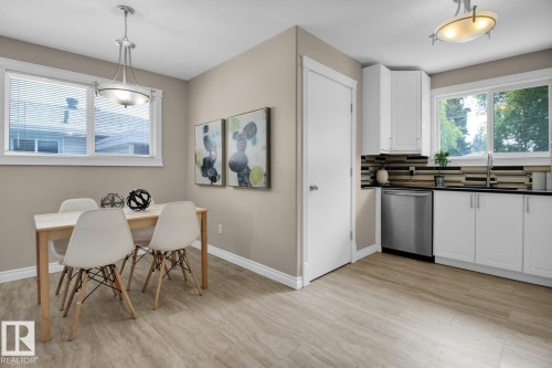 Upper 4803 103 Avenue, Edmonton, AB - Indoor