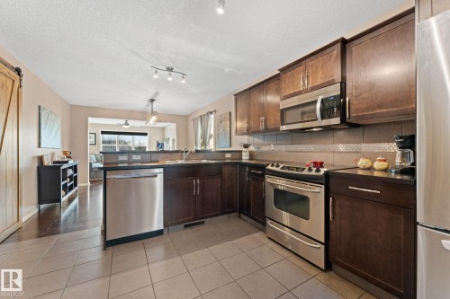 181 62 St, Edmonton, AB - Indoor Photo Showing Kitchen