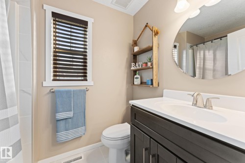 181 62 St, Edmonton, AB - Indoor Photo Showing Bathroom