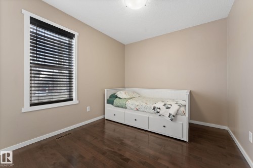 181 62 St, Edmonton, AB - Indoor Photo Showing Bedroom