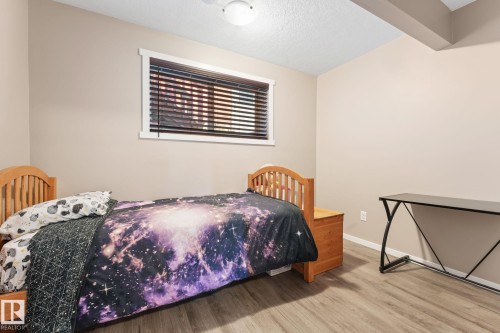 181 62 St, Edmonton, AB - Indoor Photo Showing Bedroom