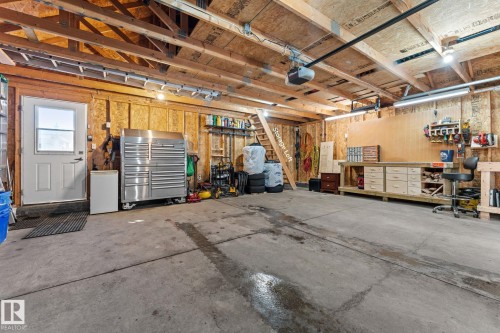 181 62 St, Edmonton, AB - Indoor Photo Showing Garage