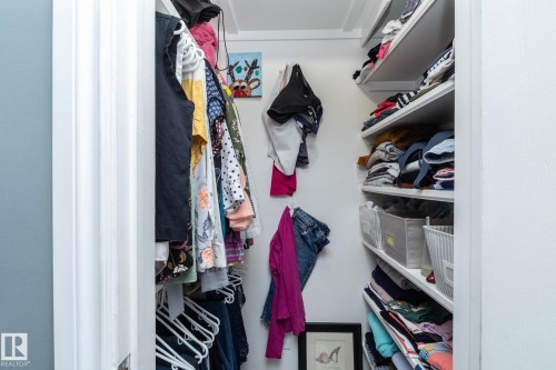 View of walk in closet - 4371 46 Street, Stony Plain, AB - Indoor With Storage