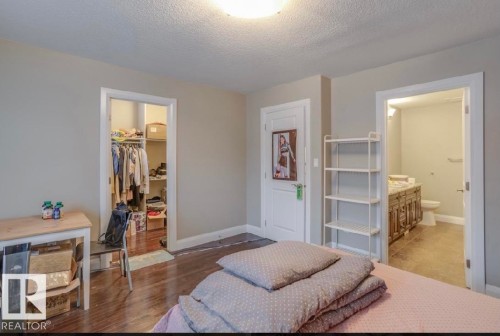 10935 76 Avenue, Edmonton, AB - Indoor Photo Showing Bedroom