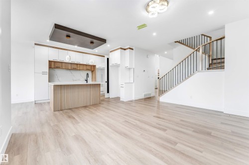 123 28 Street, Edmonton, AB - Indoor