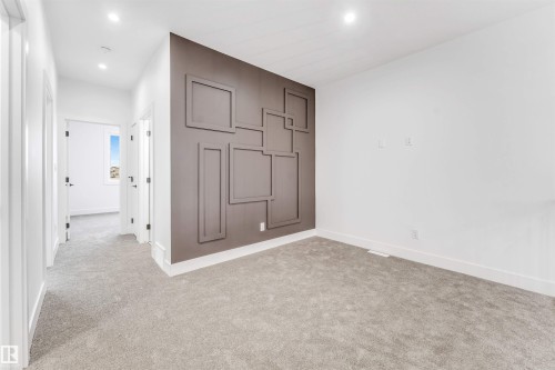 123 28 Street, Edmonton, AB - Indoor Photo Showing Other Room