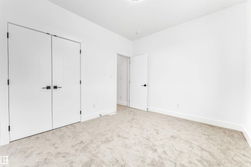 123 28 Street, Edmonton, AB - Indoor Photo Showing Other Room