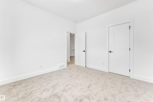 123 28 Street, Edmonton, AB - Indoor Photo Showing Other Room