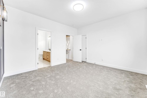 123 28 Street, Edmonton, AB - Indoor Photo Showing Other Room