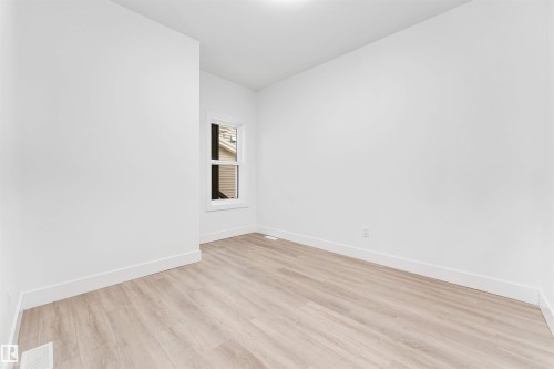 123 28 Street, Edmonton, AB - Indoor Photo Showing Other Room