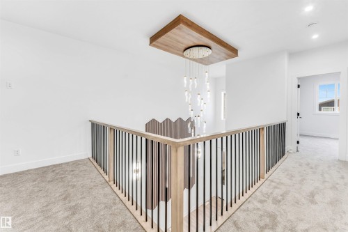 123 28 Street, Edmonton, AB - Indoor Photo Showing Other Room