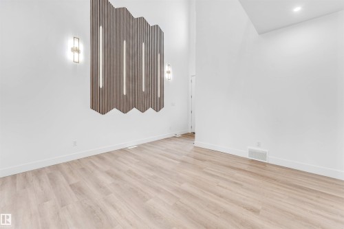 123 28 Street, Edmonton, AB - Indoor Photo Showing Other Room