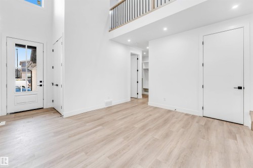 123 28 Street, Edmonton, AB - Indoor Photo Showing Other Room