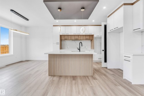 123 28 Street, Edmonton, AB - Indoor Photo Showing Kitchen