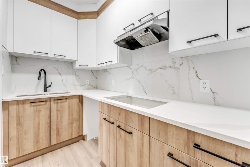 123 28 Street, Edmonton, AB - Indoor Photo Showing Kitchen