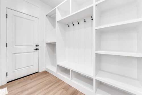 123 28 Street, Edmonton, AB - Indoor Photo Showing Other Room