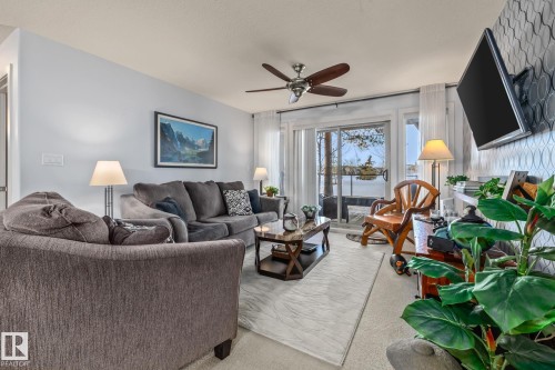 120 278 Suder Greens Drive, Edmonton, AB - Indoor Photo Showing Living Room