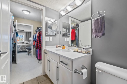 120 278 Suder Greens Drive, Edmonton, AB - Indoor Photo Showing Bathroom